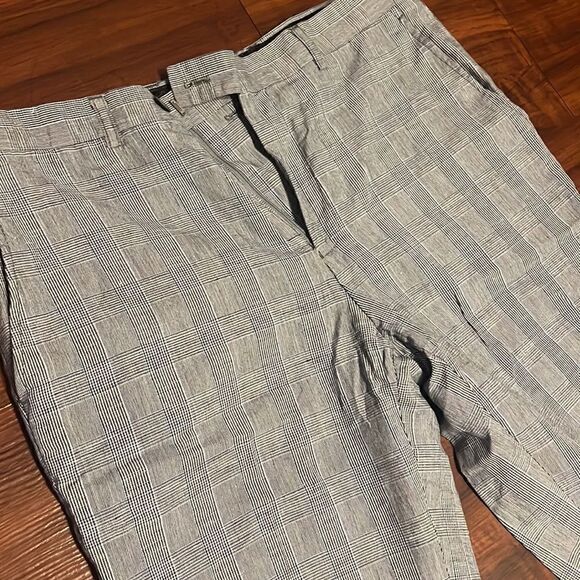 Mens Skinny Fit Gray Plaid Pant - Skinny Leg - NEW - Size 31W 32L - Picture 2 of 5